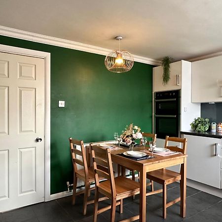 6 Guests House Old Trafford,Media City,City Centre, Free Parking 맨체스터 외부 사진