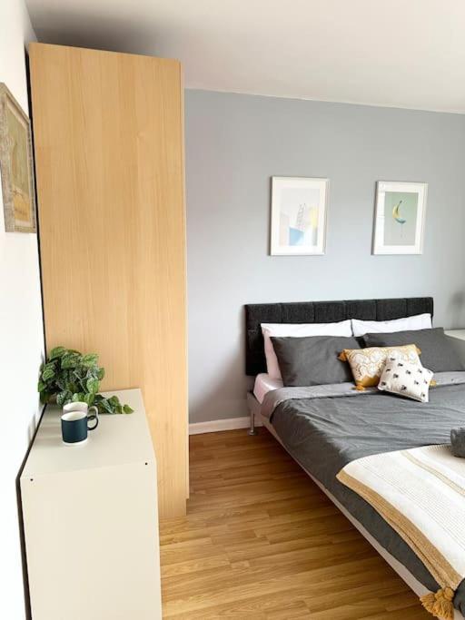 6 Guests House Old Trafford,Media City,City Centre, Free Parking 맨체스터 외부 사진